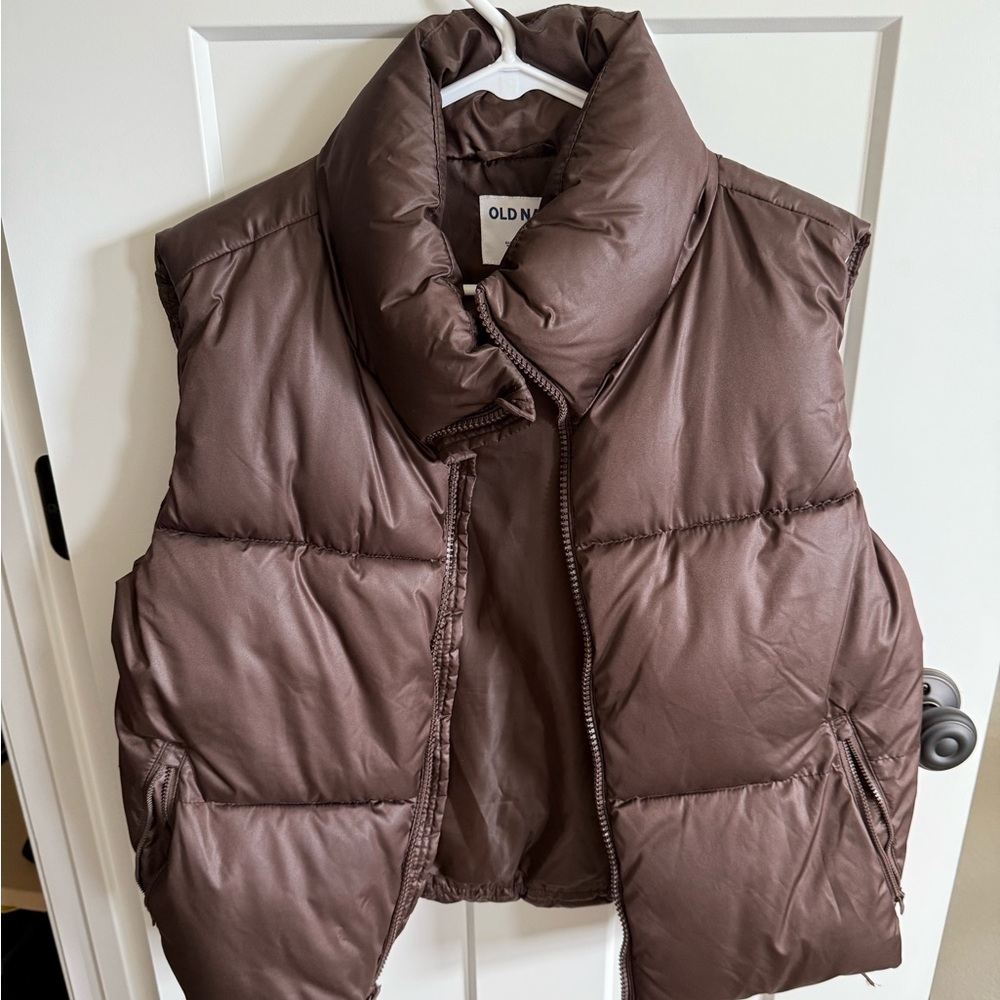Old Navy Women's Chocolate Puffer Vest